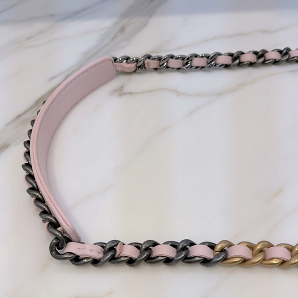 Authentic CHANEL 19 Lambskin Quilted Medium Flap Light Pink Pristine - Picture 11 of 14